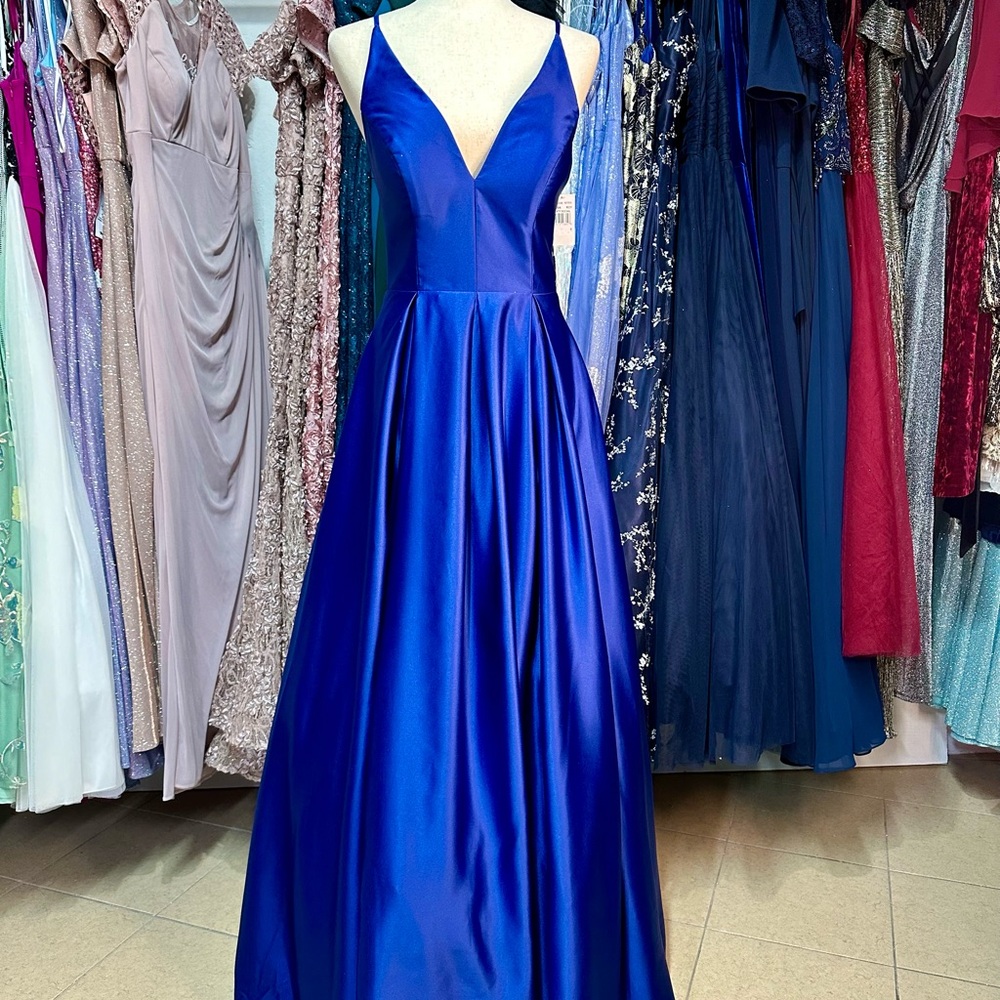 Elegant Blue Evening Gown